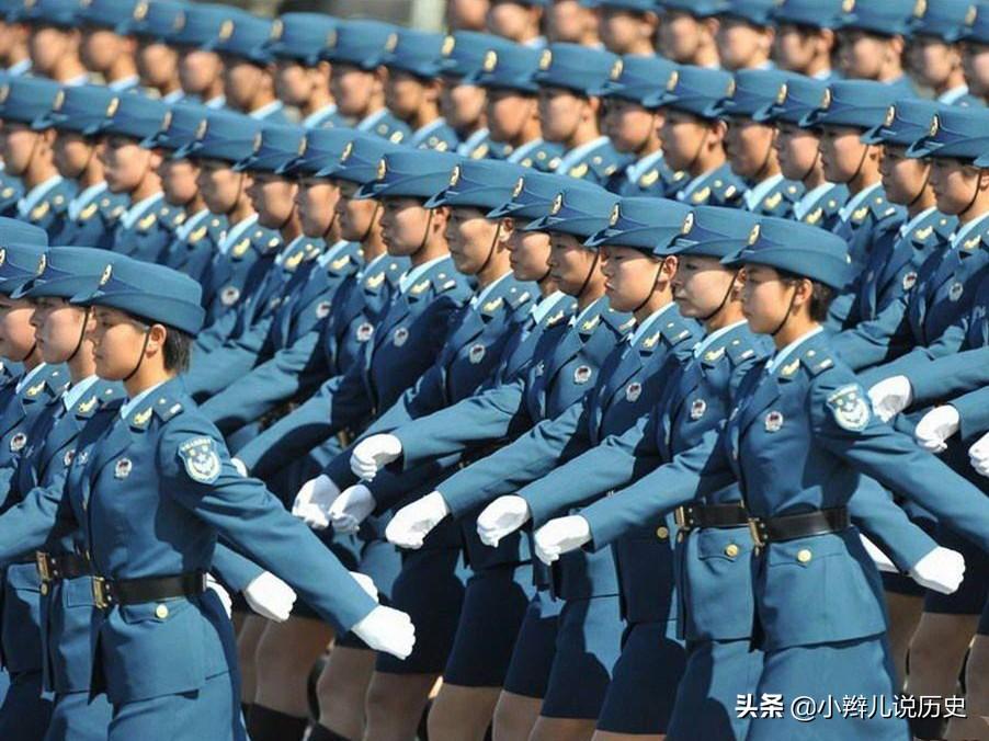 2009年國慶閱兵式女兵方隊視頻回顧，巾幗不讓須眉的輝煌時刻，巾幗輝煌時刻，回顧2009年國慶閱兵式女兵方隊視頻