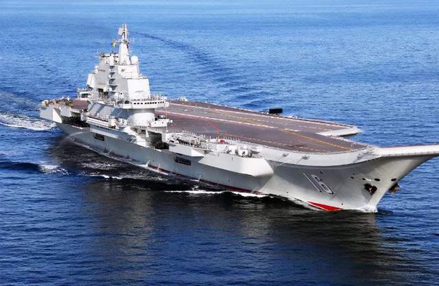 遼寧艦女艦長，海軍之光，時代之典范，遼寧艦女艦長，海軍之光，時代典范，巾幗英雄展英姿
