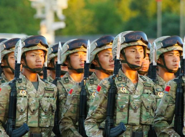 集團軍配置人數(shù)，深度解析現(xiàn)代戰(zhàn)爭中的力量布局，現(xiàn)代戰(zhàn)爭中的集團軍配置人數(shù)與力量布局深度解析