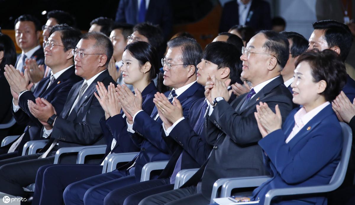 征兵宣傳標(biāo)語，激發(fā)青春熱血，共筑未來強(qiáng)國夢——2024征兵宣傳正式啟動(dòng)，2024征兵宣傳啟動(dòng)，激發(fā)青春熱血，共筑未來強(qiáng)國夢的宣傳標(biāo)語