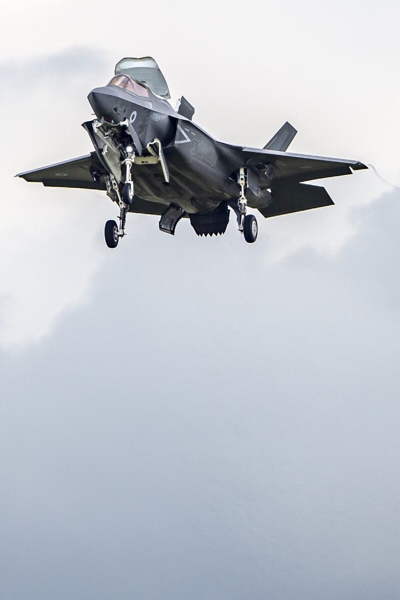 F-35B戰(zhàn)斗機(jī)，空中霸主的技術(shù)革新與全球影響力，F(xiàn)-35B戰(zhàn)斗機(jī)，技術(shù)革新引領(lǐng)空中霸主，全球影響力日益彰顯