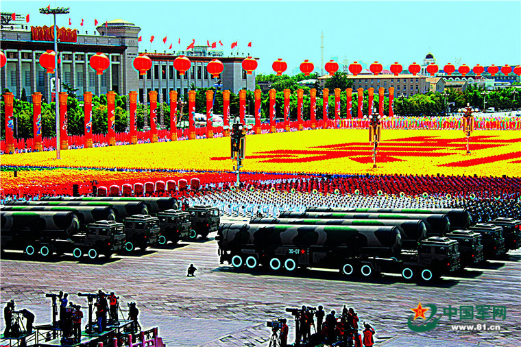 重溫輝煌瞬間，2009年國(guó)慶閱兵直播回顧，重溫輝煌瞬間，回顧2009年國(guó)慶閱兵直播盛典