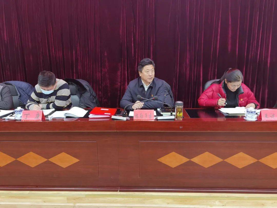 比如縣財政局最新領導團隊介紹，縣財政局領導團隊全新亮相